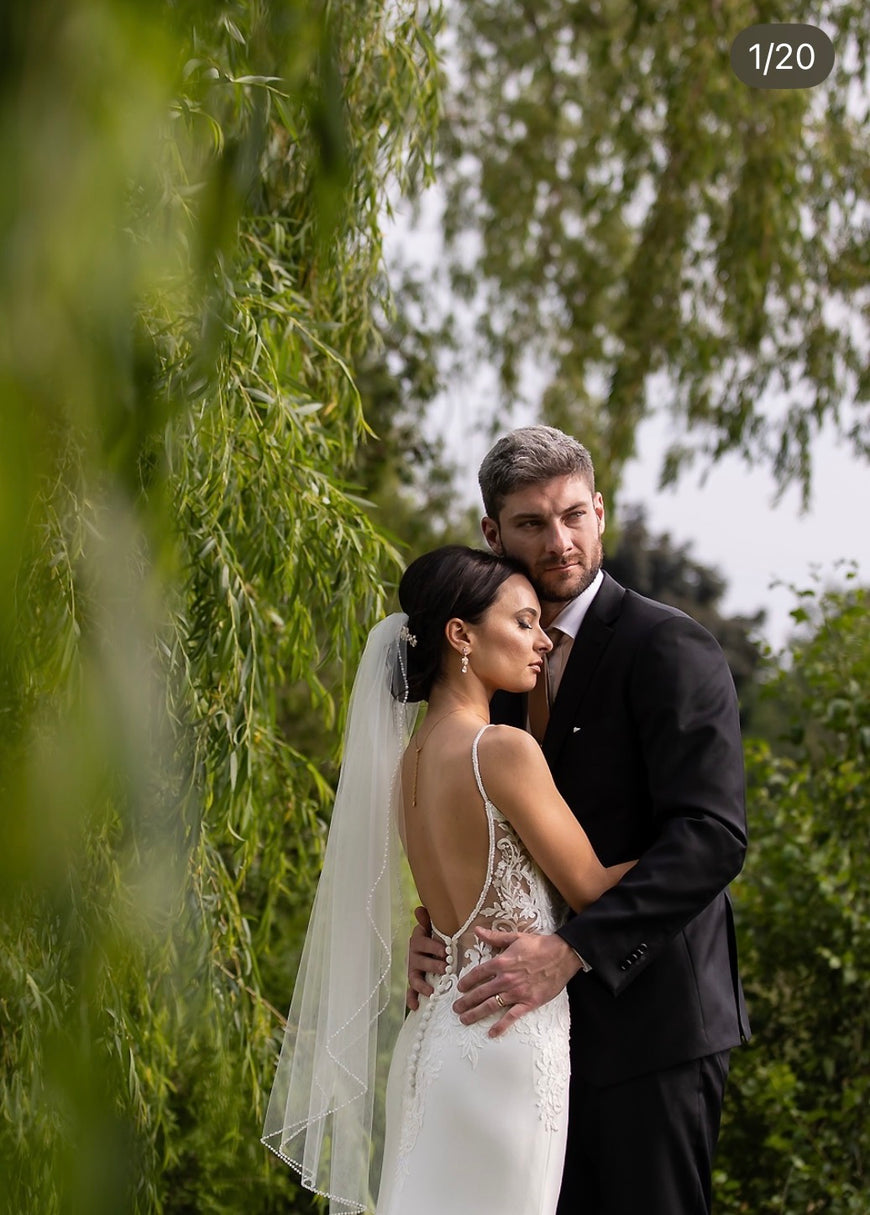 Dario - robe de mariée coupe ajustée en crêpe à bretelles fines et dos totalement ouvert