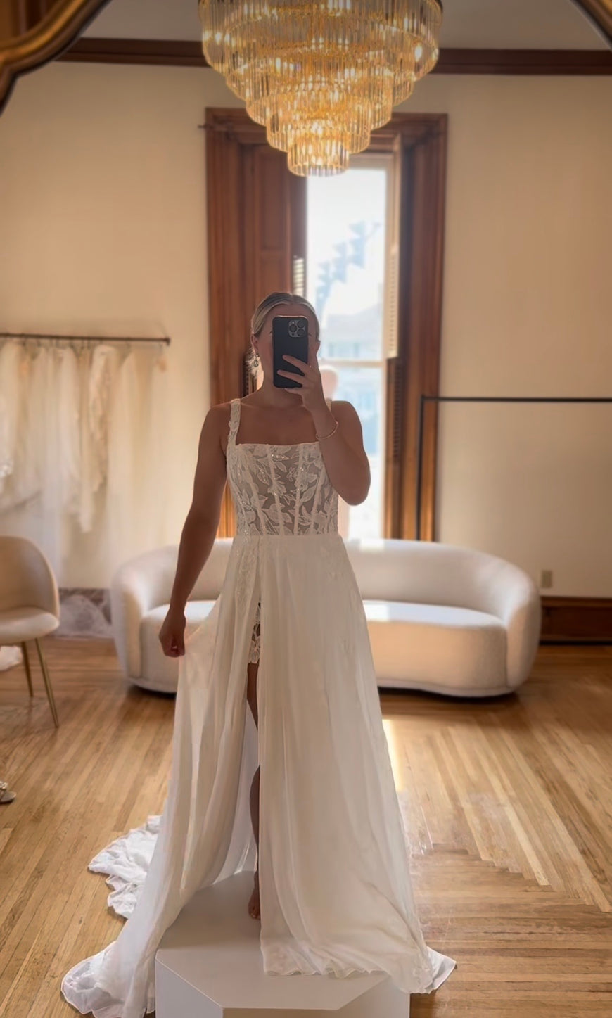 Lou - robe boho romantique moderne en dentelle et jupe de chiffon