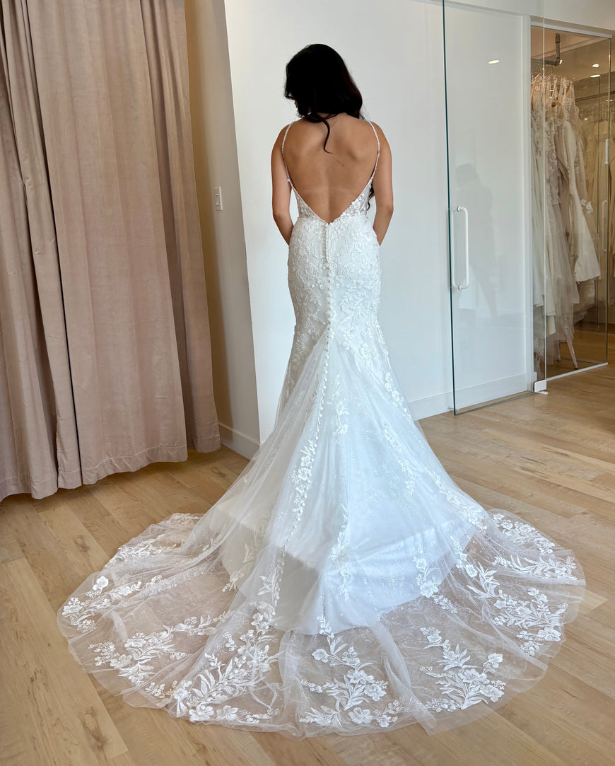 Ambre - robe de mariée coupe ajustée en dentelle avec dos nu