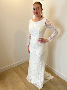 Elissa - fitted lace wedding dress with neckline, 3/4 sleeves and open V back