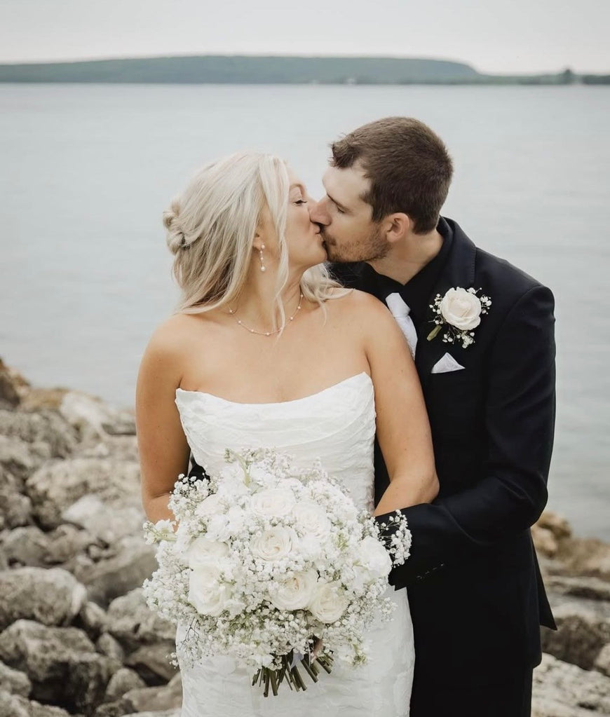 Gabana - robe de mariée haut de gamme ajustée en brocade avec boucles off shoulders