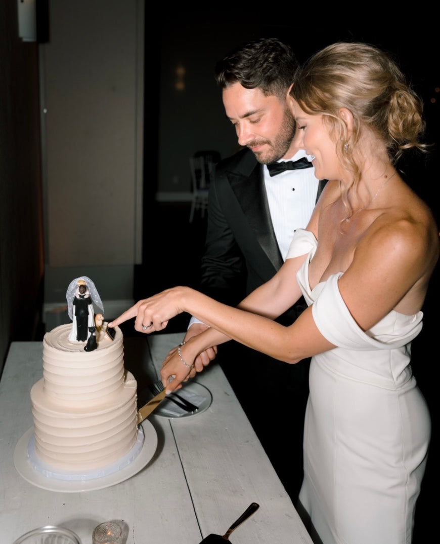 Grigio - robe de mariée ajustée en crêpe extensible avec bretelles off soulders amovibles