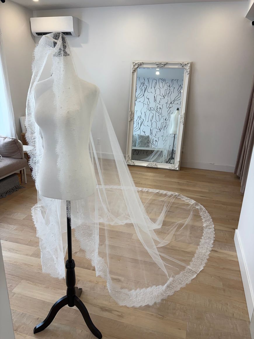 Camilia - Voile avec bordure de dentelle chantilly et perles - 2 longueurs disponibles