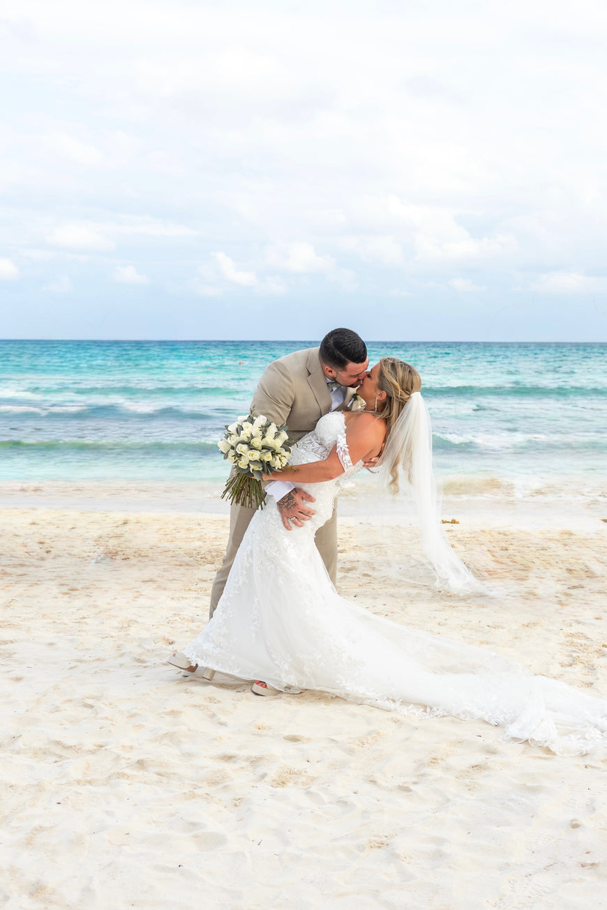 * EXCLUSIVITÉ* Nikita - robe boho romantique ajustée en tulle et dentelle avec bretelles tombantes