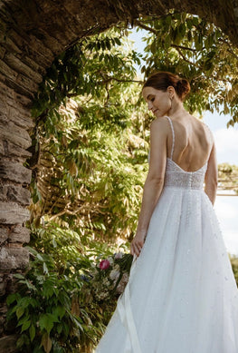 Maskara – high-end wedding dress in pearls and tulle