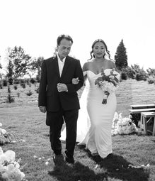Grigio - robe de mariée ajustée en crêpe extensible avec bretelles off soulders amovibles