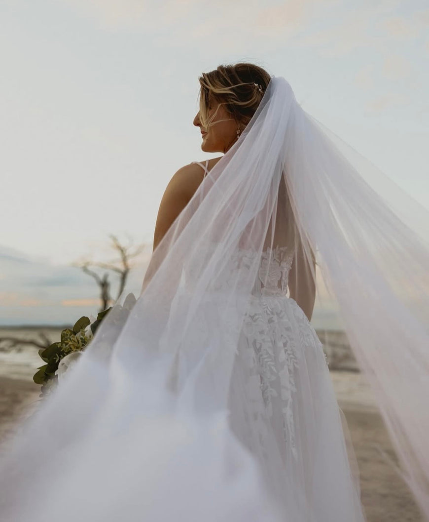 Barnes - robe de mariée en dentelle avec fleurs et overskirt en tulle