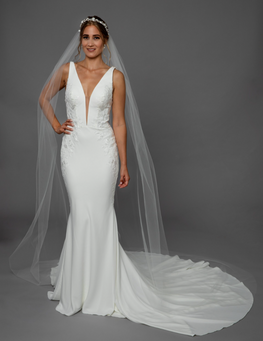 Elogia - Simple tulle cathedral length veil