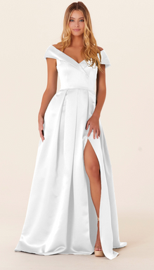 *EXCLUSIVITÉ* Kelsey - robe de mariée moderne ajustée et épurée à bretelles fines et dos châle