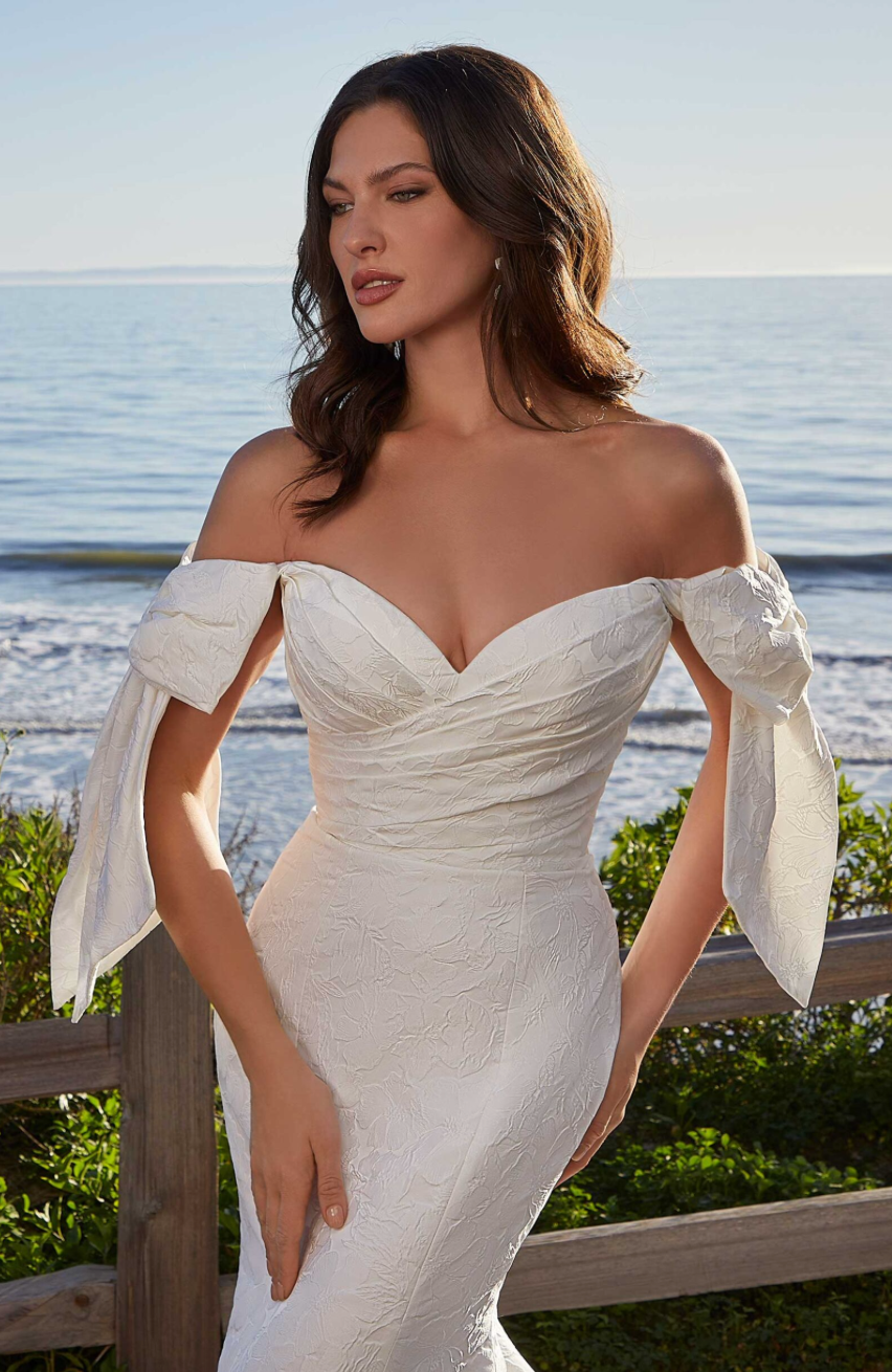 Gabana - robe de mariée haut de gamme ajustée en brocade avec boucles off shoulders