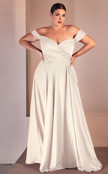 Everly - robe de mariée simple en tissus satiné avec décolleté en coeur, bretelles off shoulders et jambe fendue