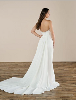 *EXCLUSIVITÉ* Georgia - robe de mariée ajustée en crêpe extensible avec encolure bustier à détails de dentelle délicate