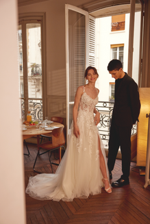 Bianka - robe de mariée romantique de coupe A en tulle et dentelle avec bretelles fines et encolure arrondie