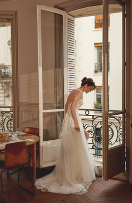 Bianka - robe de mariée romantique de coupe A en tulle et dentelle avec bretelles fines et encolure arrondie