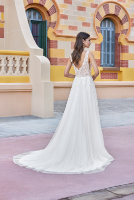 *EXCLUSIVITÉ* Drake *taille plus* - robe de mariée romantique de coupe A en tulle et dentelle avec bretelles larges et dos ouvert