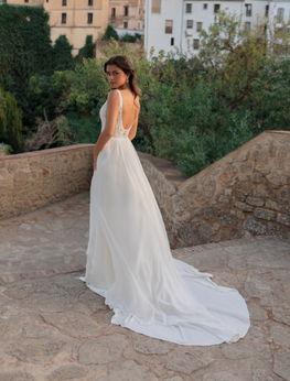 *EXCLUSIVITÉ* Valeria *taille plus* - robe de mariée avec jupe de chiffon et haut brodé de dentelle de coton sans perle