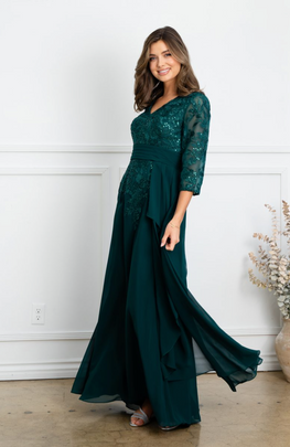 Gigi - robe de coupe A avec haut en dentelle avec manches 3/4 et jupe avec détail en chiffon