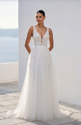 Peggy - robe de mariée romantique coupe A en tulle avec dentelle et dos en V