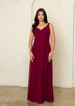 Jupiter - robe longue en chiffon étagé avec larges bretelles et cape en chiffon assortie
