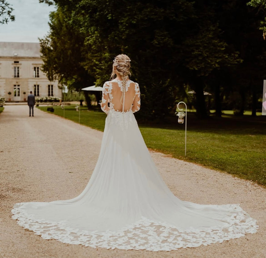 Cassandra *taille plus* - robe de mariée boho avec dentelle de coton et jupe en chiffon avec traîne majestueuse