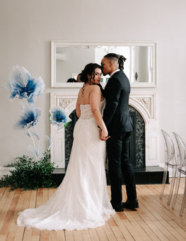 *EXCLUSIVITÉ* Maïa - robe de mariée moderne avec haut corset sans bretelle en dentelle non perlé