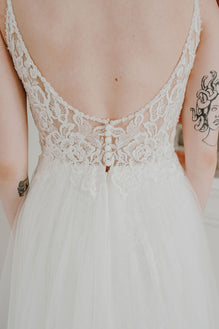 *EXCLUSIVITÉ* Demi aussi disponible *taille plus* - robe boho romantique en dentelle avec haut brodée et dos dégagé