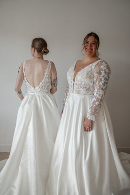 *EXCLUSIVE* Fiona - classic wedding dress with lace top and removable long sleeves and matte satin skirt without crinoline