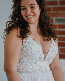Sparrow *échantillon taille 14*- robe de mariée boho ligne A avec dentelle florale unique