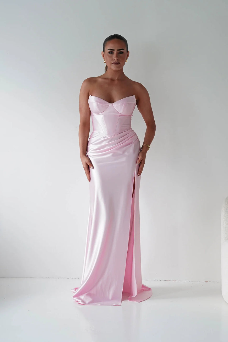 Gina - robe longue en jersey satiné sans bretelle avec jeu de plis et dos lacé