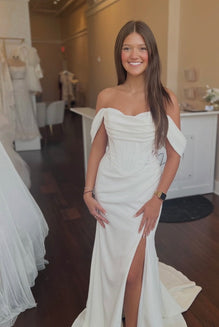 *EXCLUSIVITÉ* Asher - robe de mariée ajustée en crêpe avec détails de dentelle non perlé et manches off souliers