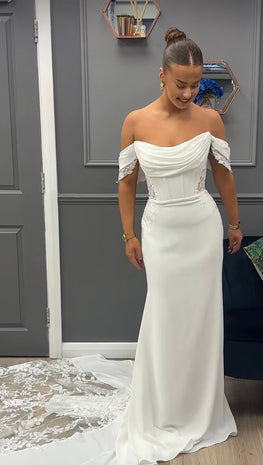 Damyen - robe de mariée ajustée en crêpe avec détails de dentelle et manches off souliers