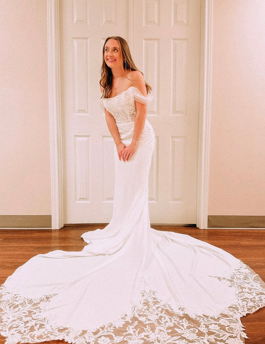 Merlin - robe de mariée ajustée en crêpe avec détails de dentelle et manches off souliers