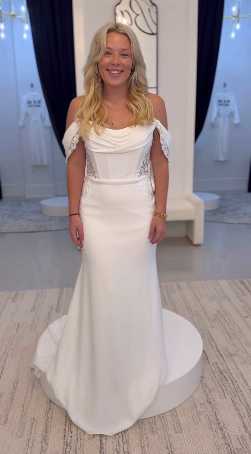 Damyen - robe de mariée ajustée en crêpe avec détails de dentelle et manches off souliers