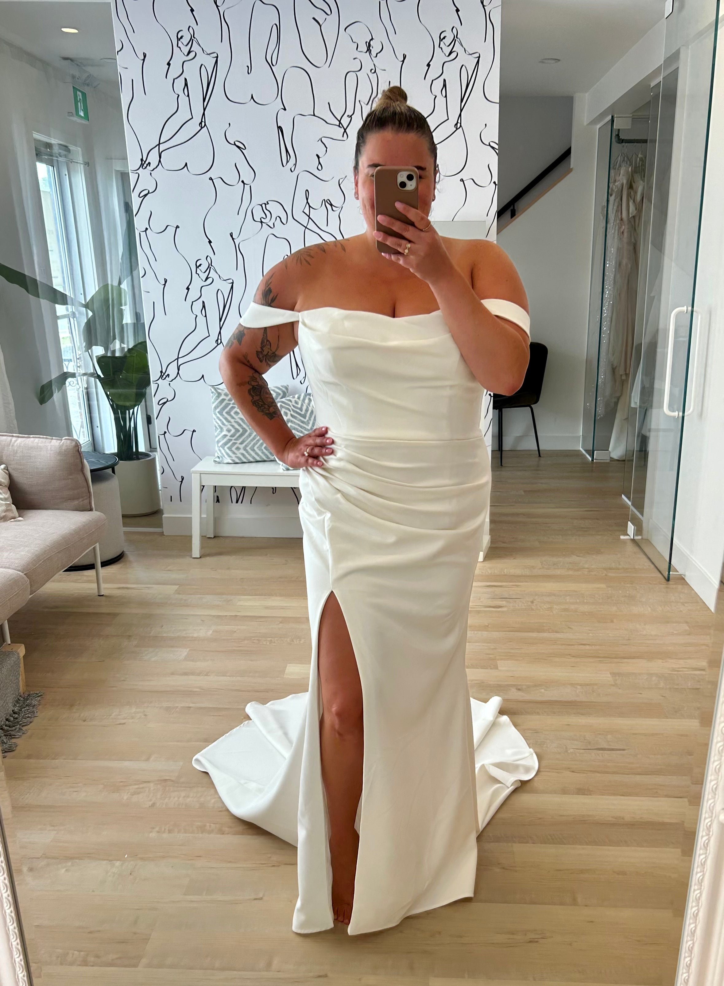 EXCLUSIVE Ollie plus size minimalist slim fit stretch crepe wedding dress with smock collar