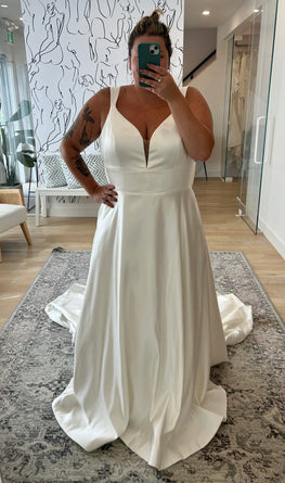 Kennedy *plus size* - classic wedding dress with illusion plunging neckline and open back