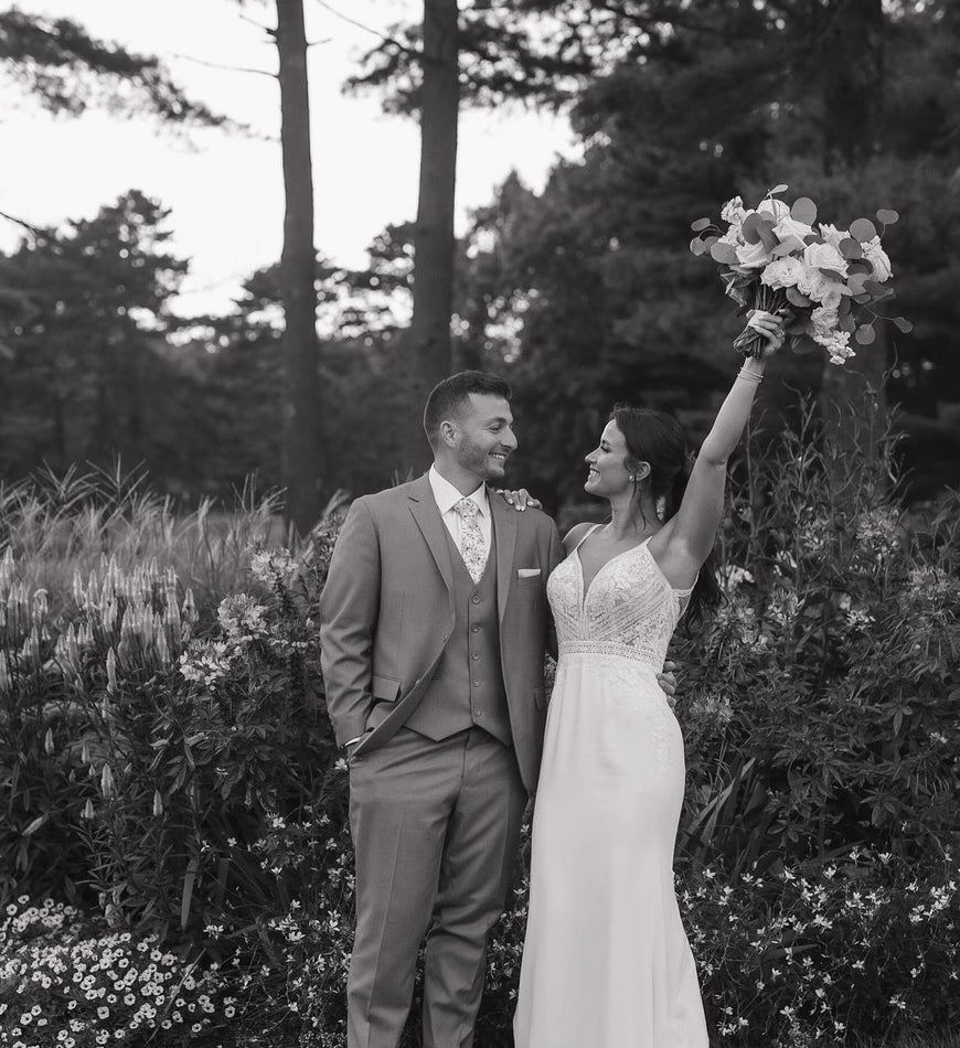 Antonio - robe de mariée moderne avec haut en dentelle boho et jupe en crêpe avec insertions de dentelle