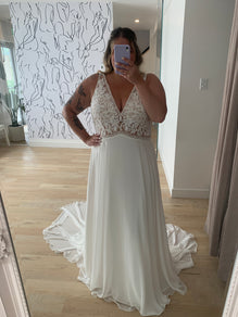 Wrangler *plus size* - boho wedding dress with lace, marked empire waist and chiffon skirt
