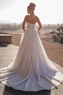 Gabriella *échantillon taille 22* - robe de mariée moderne et classique à bustier en coeur en tulle