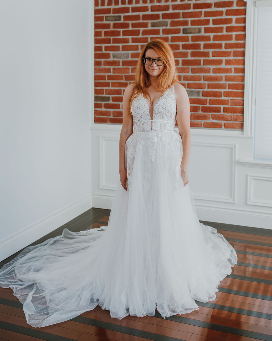 Rosa - robe de mariée boho ligne A avec dentelle florale unique