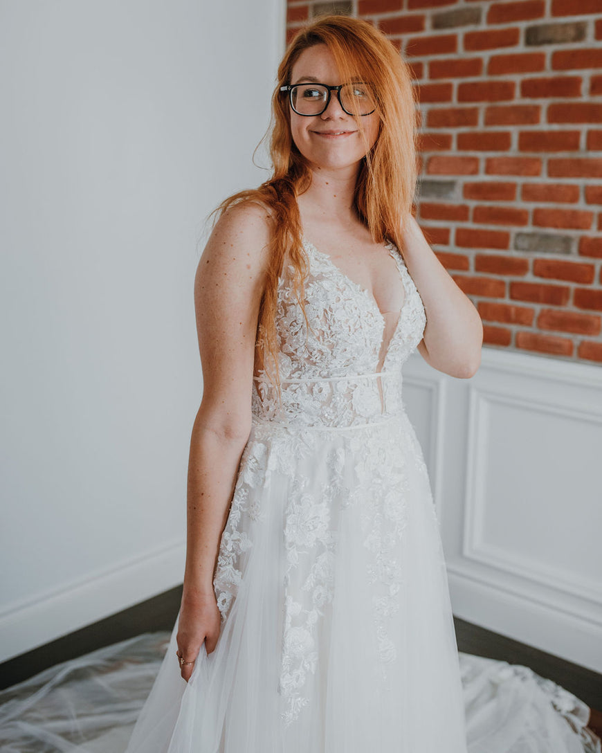 Rosa - robe de mariée boho ligne A avec dentelle florale unique