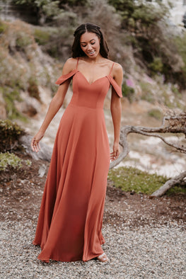 *EXCLUSIVE* Putrie - long V-neck dress and chiffon skirt with romantic dropped straps