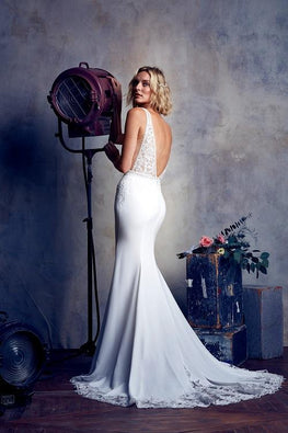 *EXCLUSIVE* Vanya *sample size 12* - sleeveless slim fit wedding dress with crepe bottom and open V back
