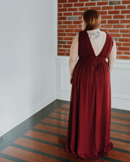 Mykonos - long dress with V-neckline and slit