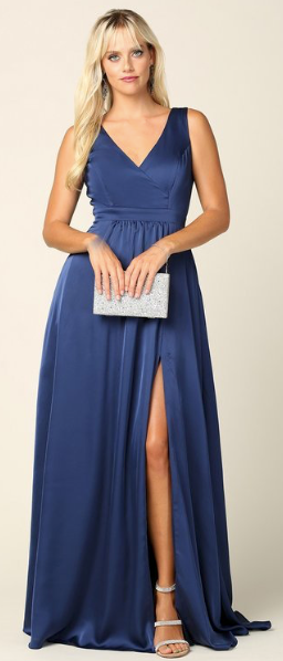 Yamila - robe longue en tissus satiné avec décolleté, poches, bretelles larges et jambe fendue