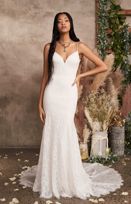 Sadrida * sample size 18 - slim fit boho wedding dress in lace with thin straps and open back