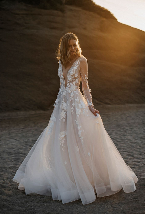 Glynis- robe de mariée en tulle avec dentelle 3D, décolleté plongeant et manches longues