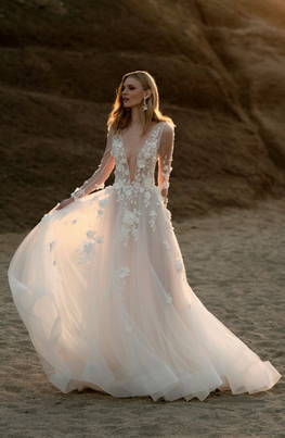 Glynis- robe de mariée en tulle avec dentelle 3D, décolleté plongeant et manches longues