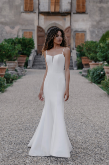 Bust *plus size* - modern and simple slim fit mikado wedding dress