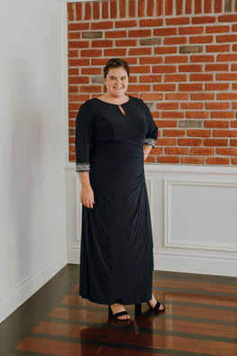 McRae - straight fit dress in stretch jersey with 3/4 sleeves and pearls