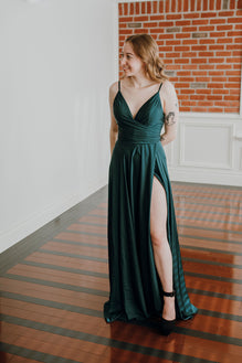 Preston - long dress in satin fabrics with plunging V neckline, thin straps and slit leg